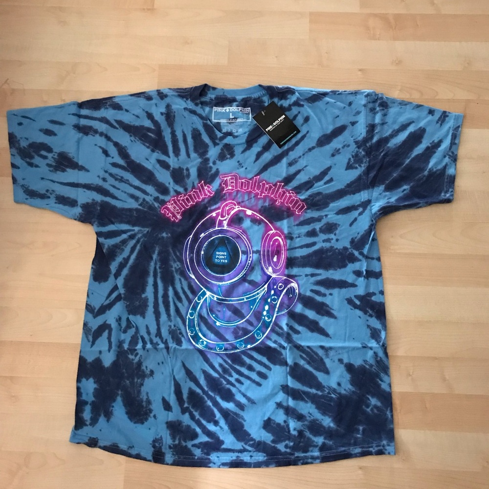 Brand new Men’s PINK DOLPHIN T-shirt
